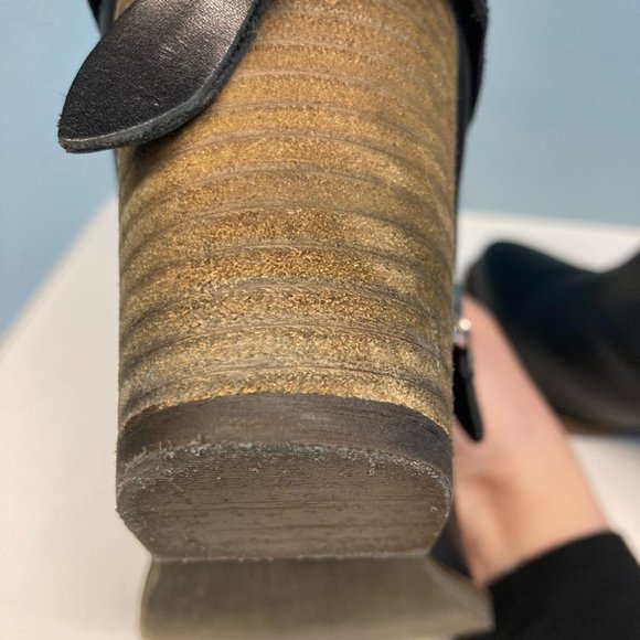 THE WISHBONE COLLECTION Sz 9 Lilla Stacked 3” Heel Zipper Western Style Booties - Picture 10 of 10